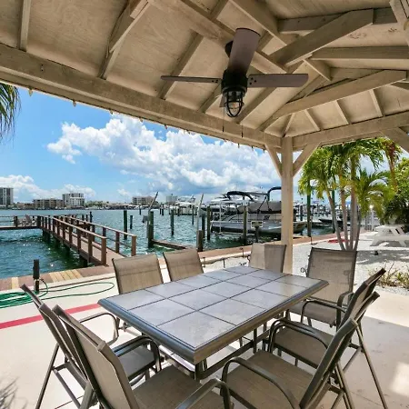 Beach Getaway! 5Min Walk To The Beach! Gulf & Bay Views